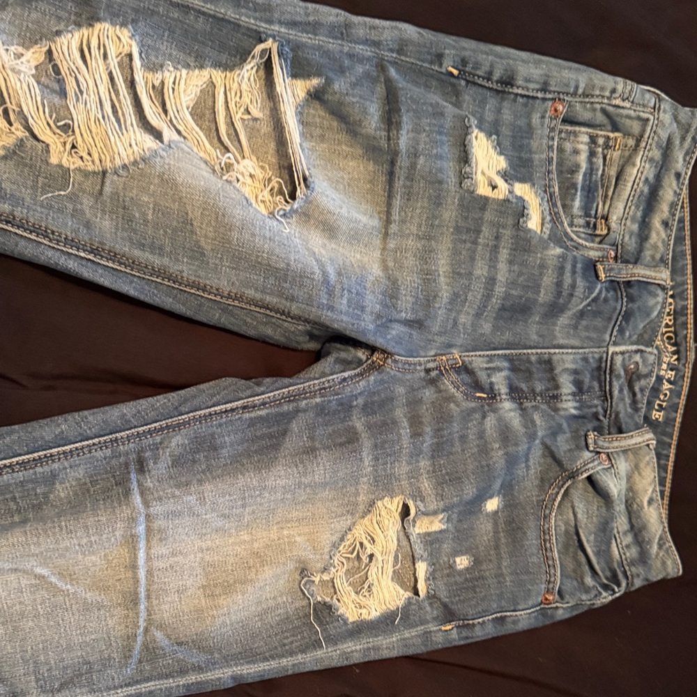 American Eagle Outfitters Light Blue Distressed Skinny Jeans